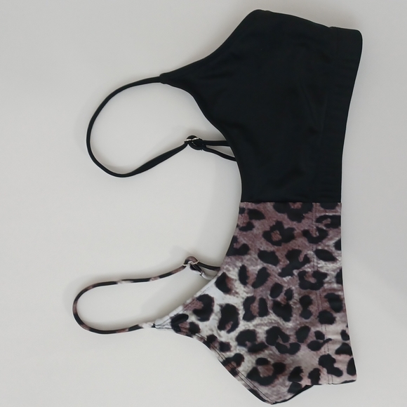 ✨3/$25✨Shein Black/Leopard Swim Top - L - Picture 2 of 8